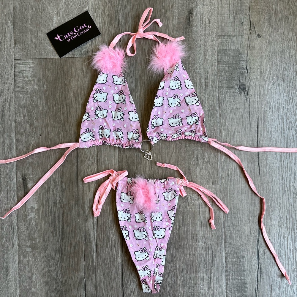 Hello Kitty fluff set from Catsgotthecream